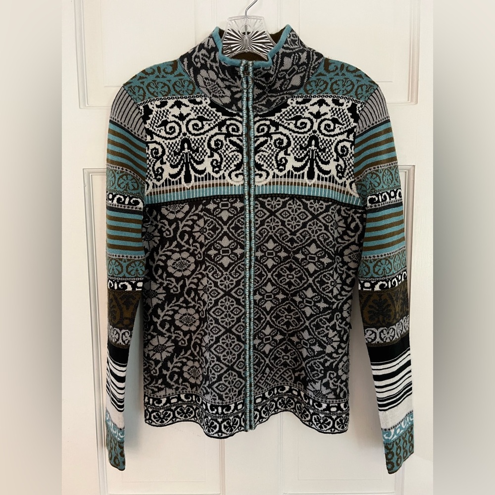 Icelandic Designs Women’s sweater size S